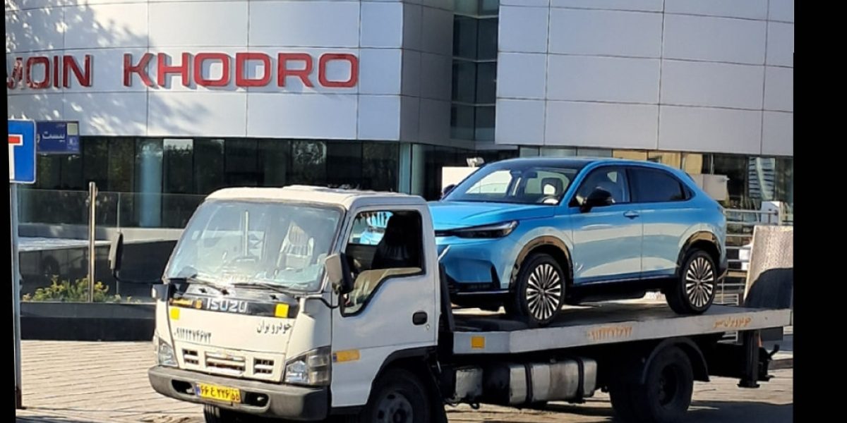 تحویل خودرو از نمایندگی شرکت خودروسازی به مقصد مشتری