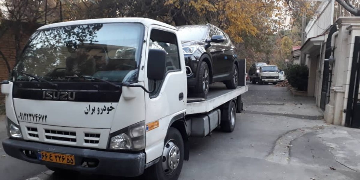 خودروبر تهران در حال حمل خودرو سواری به صورت ایمن