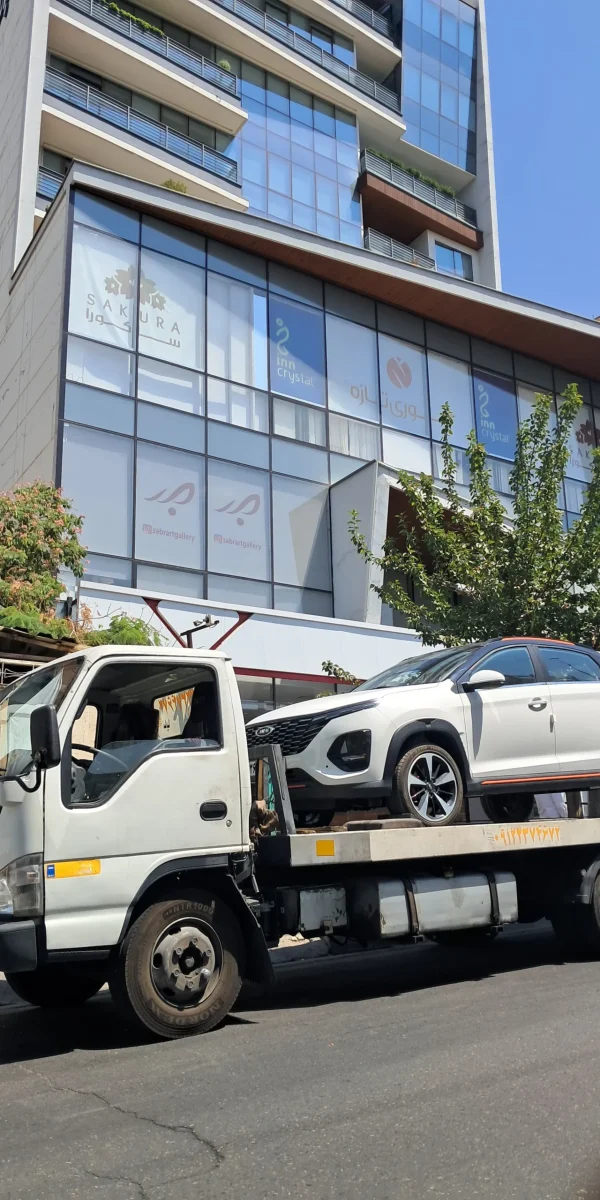 حمل خودرو از نمایشگاه و تحویل به مقصد درب منزل مشتری توسط گروه خودروبران سبز